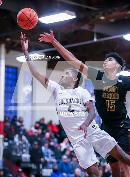 Thumbnail 2 in Mount Vernon vs. Newburgh Free Academy (NYSPHSAA Class AA Regional Semifinal) photogallery.