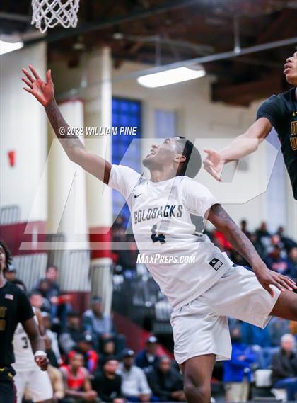 Thumbnail 3 in Mount Vernon vs. Newburgh Free Academy (NYSPHSAA Class AA Regional Semifinal) photogallery.