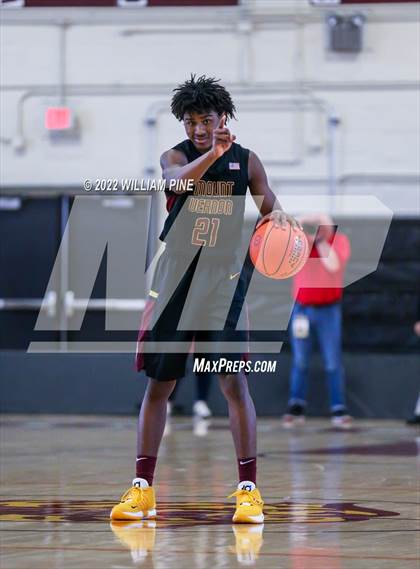 Thumbnail 1 in Mount Vernon vs. Newburgh Free Academy (NYSPHSAA Class AA Regional Semifinal) photogallery.