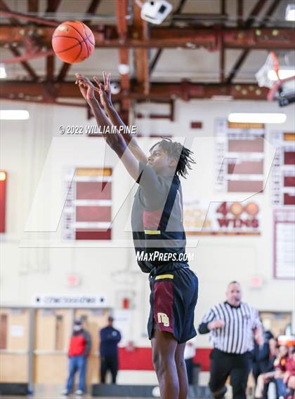 Thumbnail 2 in Mount Vernon vs. Newburgh Free Academy (NYSPHSAA Class AA Regional Semifinal) photogallery.