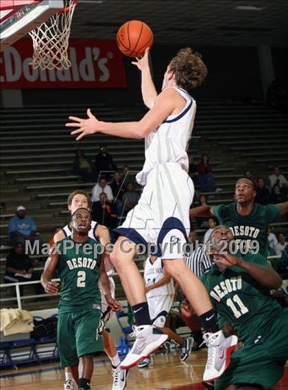 Thumbnail 1 in College Park vs. De Soto (McDonalds Texas Invitational) photogallery.