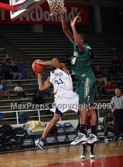 Thumbnail 2 in College Park vs. De Soto (McDonalds Texas Invitational) photogallery.
