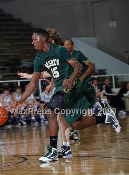 Thumbnail 2 in College Park vs. De Soto (McDonalds Texas Invitational) photogallery.
