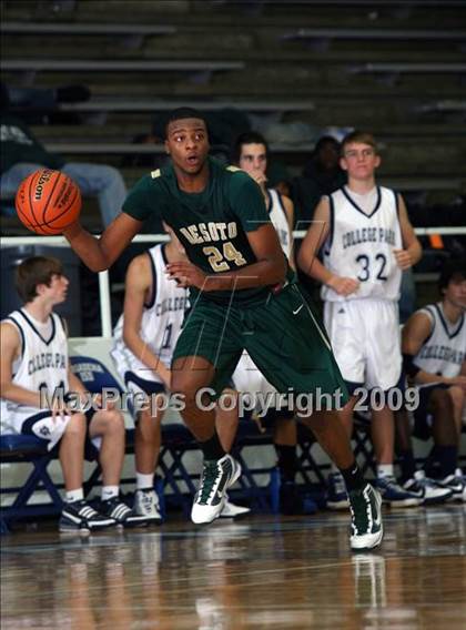 Thumbnail 2 in College Park vs. De Soto (McDonalds Texas Invitational) photogallery.