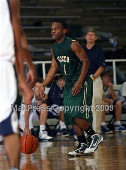 Thumbnail 3 in College Park vs. De Soto (McDonalds Texas Invitational) photogallery.