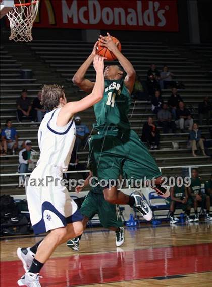 Thumbnail 3 in College Park vs. De Soto (McDonalds Texas Invitational) photogallery.