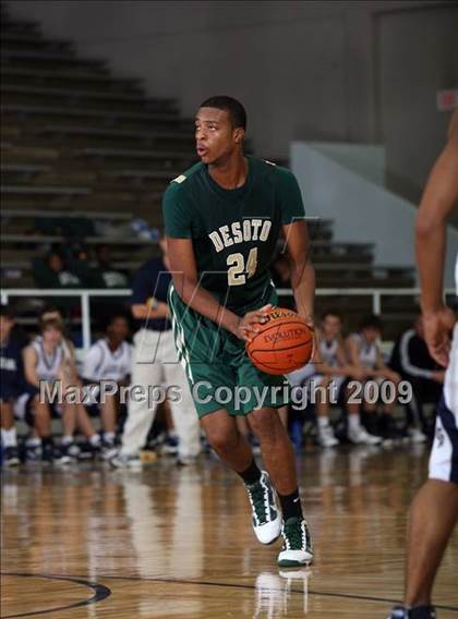 Thumbnail 2 in College Park vs. De Soto (McDonalds Texas Invitational) photogallery.