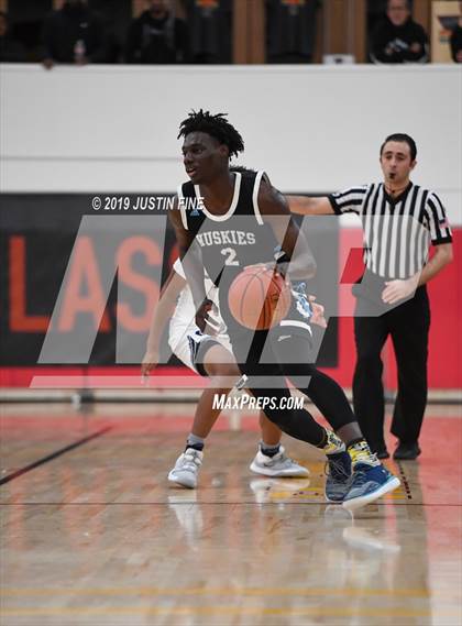 Thumbnail 3 in Sheldon vs. Gulliver Prep (Torrey Pines Holiday Classic) photogallery.