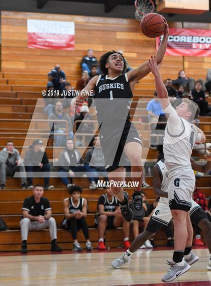 Thumbnail 1 in Sheldon vs. Gulliver Prep (Torrey Pines Holiday Classic) photogallery.