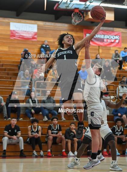 Thumbnail 2 in Sheldon vs. Gulliver Prep (Torrey Pines Holiday Classic) photogallery.