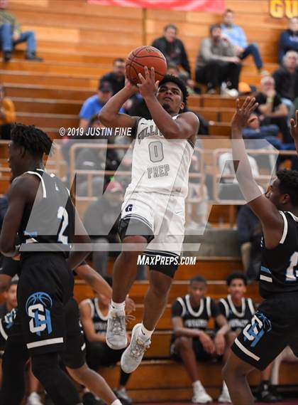 Thumbnail 3 in Sheldon vs. Gulliver Prep (Torrey Pines Holiday Classic) photogallery.