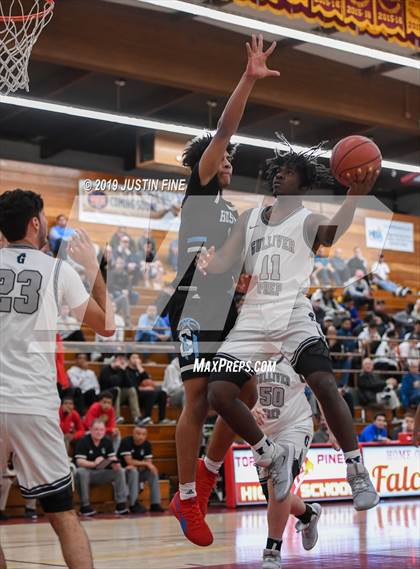 Thumbnail 3 in Sheldon vs. Gulliver Prep (Torrey Pines Holiday Classic) photogallery.