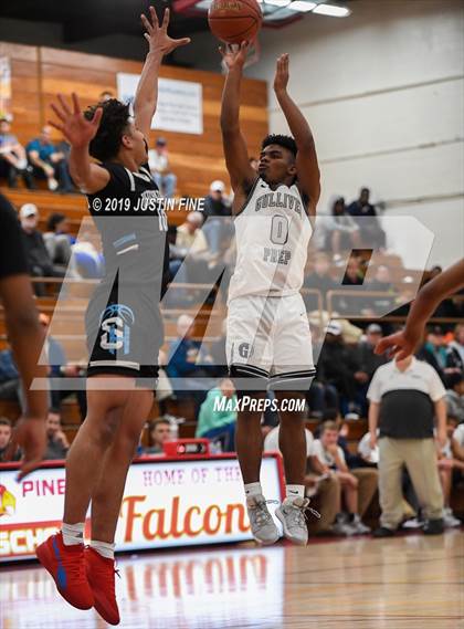 Thumbnail 2 in Sheldon vs. Gulliver Prep (Torrey Pines Holiday Classic) photogallery.