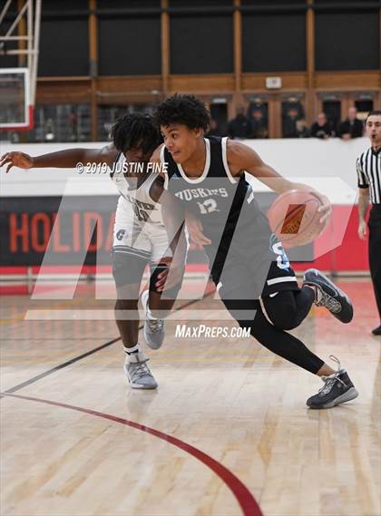 Thumbnail 1 in Sheldon vs. Gulliver Prep (Torrey Pines Holiday Classic) photogallery.