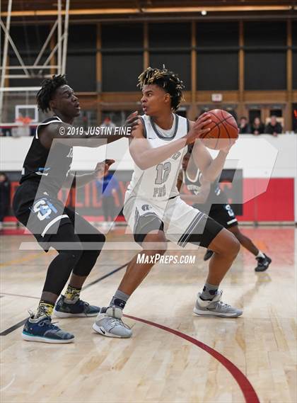 Thumbnail 1 in Sheldon vs. Gulliver Prep (Torrey Pines Holiday Classic) photogallery.