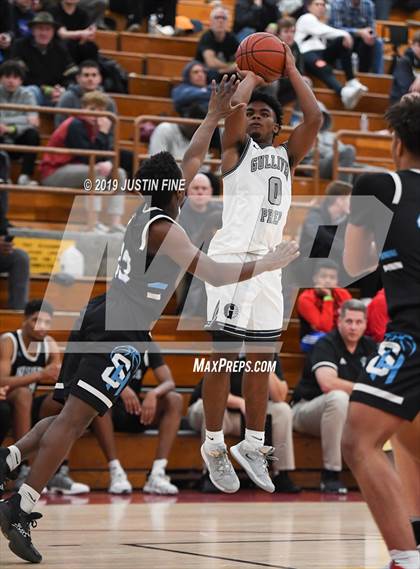 Thumbnail 1 in Sheldon vs. Gulliver Prep (Torrey Pines Holiday Classic) photogallery.