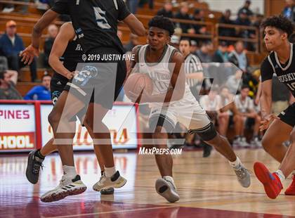 Thumbnail 3 in Sheldon vs. Gulliver Prep (Torrey Pines Holiday Classic) photogallery.