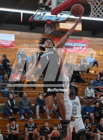 Thumbnail 3 in Sheldon vs. Gulliver Prep (Torrey Pines Holiday Classic) photogallery.