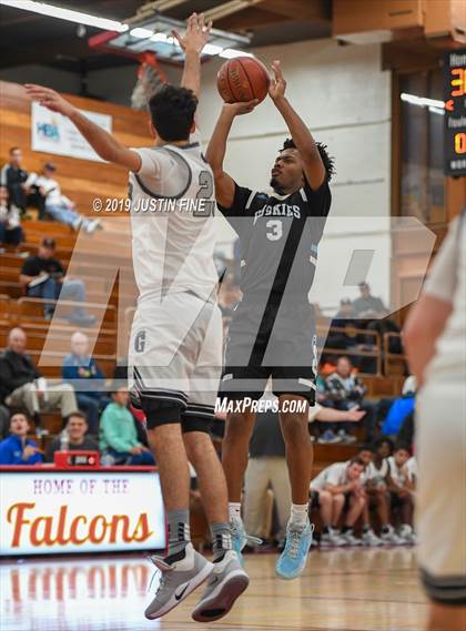 Thumbnail 3 in Sheldon vs. Gulliver Prep (Torrey Pines Holiday Classic) photogallery.
