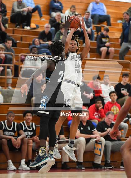 Thumbnail 2 in Sheldon vs. Gulliver Prep (Torrey Pines Holiday Classic) photogallery.