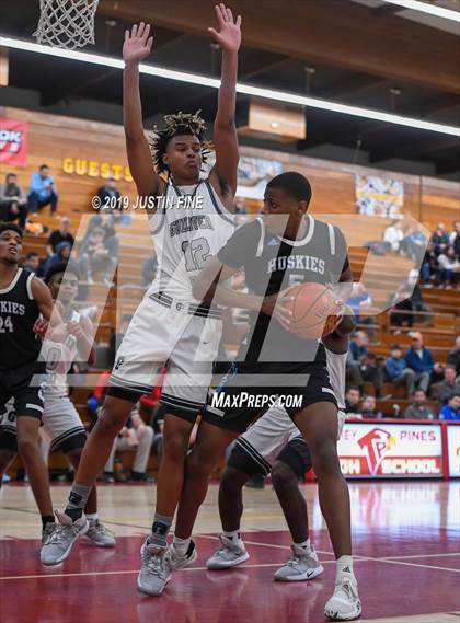 Thumbnail 1 in Sheldon vs. Gulliver Prep (Torrey Pines Holiday Classic) photogallery.