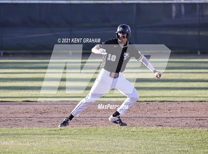 Thumbnail 3 in Noblesville vs Westfield (IHSAA Sectional Semifinal) photogallery.