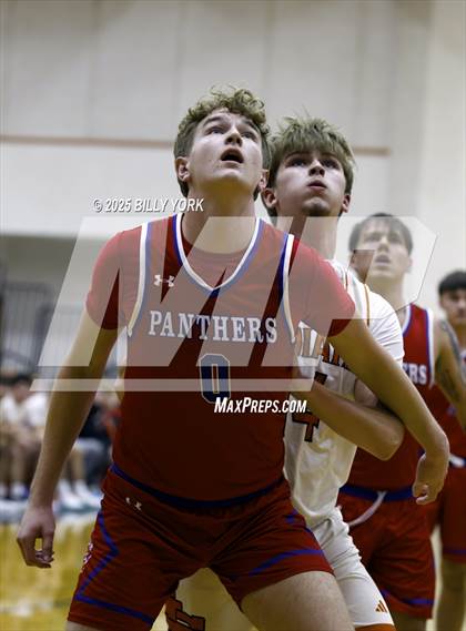 Thumbnail 1 in Grand Saline vs Alba-Golden photogallery.