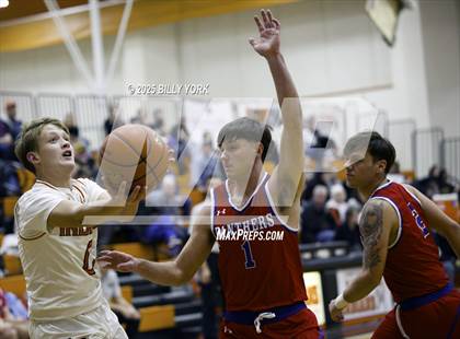 Thumbnail 2 in Grand Saline vs Alba-Golden photogallery.