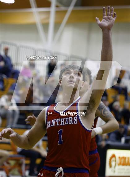 Thumbnail 3 in Grand Saline vs Alba-Golden photogallery.