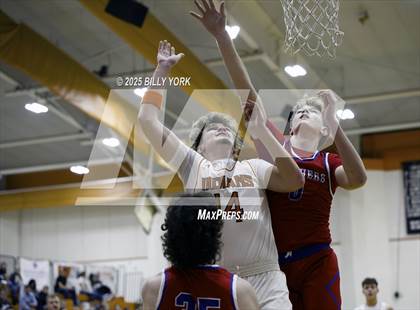 Thumbnail 2 in Grand Saline vs Alba-Golden photogallery.