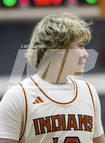 Thumbnail 1 in Grand Saline vs Alba-Golden photogallery.