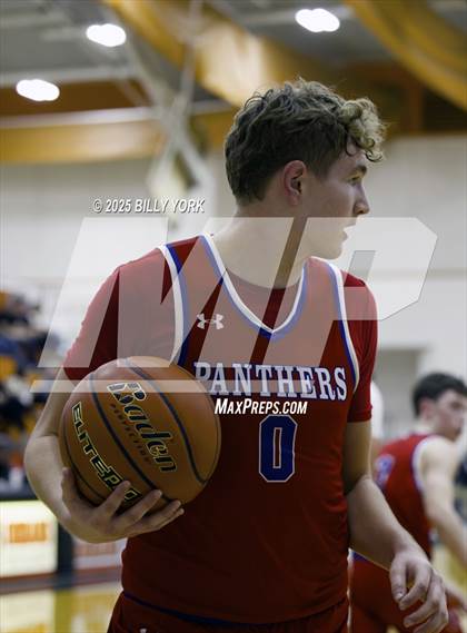 Thumbnail 1 in Grand Saline vs Alba-Golden photogallery.