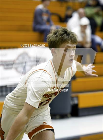 Thumbnail 3 in Grand Saline vs Alba-Golden photogallery.