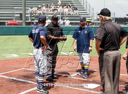 Thumbnail 3 in Dallas Jesuit vs. Highland Park (UIL Class 6A Region II Quarterfinal) photogallery.
