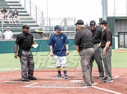 Thumbnail 1 in Dallas Jesuit vs. Highland Park (UIL Class 6A Region II Quarterfinal) photogallery.