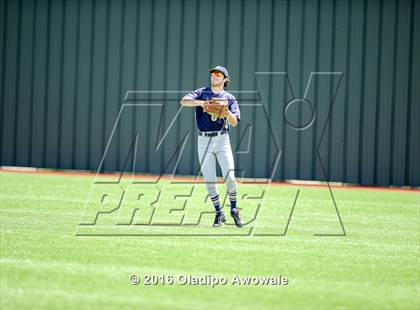 Thumbnail 2 in Dallas Jesuit vs. Highland Park (UIL Class 6A Region II Quarterfinal) photogallery.