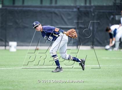 Thumbnail 2 in Dallas Jesuit vs. Highland Park (UIL Class 6A Region II Quarterfinal) photogallery.
