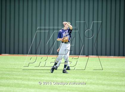 Thumbnail 3 in Dallas Jesuit vs. Highland Park (UIL Class 6A Region II Quarterfinal) photogallery.