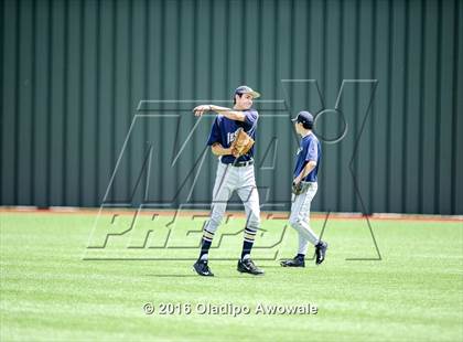 Thumbnail 2 in Dallas Jesuit vs. Highland Park (UIL Class 6A Region II Quarterfinal) photogallery.