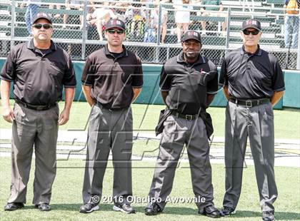 Thumbnail 2 in Dallas Jesuit vs. Highland Park (UIL Class 6A Region II Quarterfinal) photogallery.