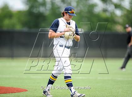Thumbnail 1 in Dallas Jesuit vs. Highland Park (UIL Class 6A Region II Quarterfinal) photogallery.
