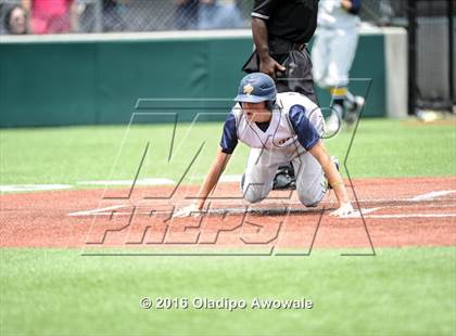 Thumbnail 3 in Dallas Jesuit vs. Highland Park (UIL Class 6A Region II Quarterfinal) photogallery.