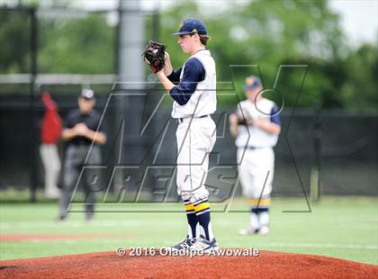 Thumbnail 2 in Dallas Jesuit vs. Highland Park (UIL Class 6A Region II Quarterfinal) photogallery.