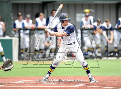 Thumbnail 2 in Dallas Jesuit vs. Highland Park (UIL Class 6A Region II Quarterfinal) photogallery.