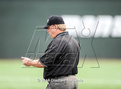 Thumbnail 3 in Dallas Jesuit vs. Highland Park (UIL Class 6A Region II Quarterfinal) photogallery.
