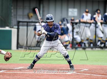 Thumbnail 3 in Dallas Jesuit vs. Highland Park (UIL Class 6A Region II Quarterfinal) photogallery.