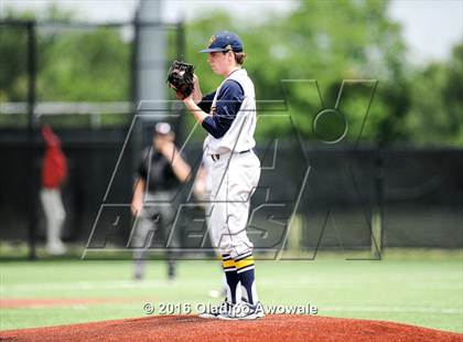 Thumbnail 2 in Dallas Jesuit vs. Highland Park (UIL Class 6A Region II Quarterfinal) photogallery.