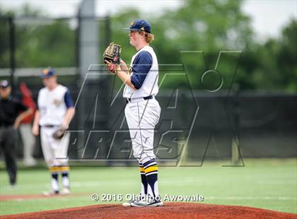 Thumbnail 2 in Dallas Jesuit vs. Highland Park (UIL Class 6A Region II Quarterfinal) photogallery.