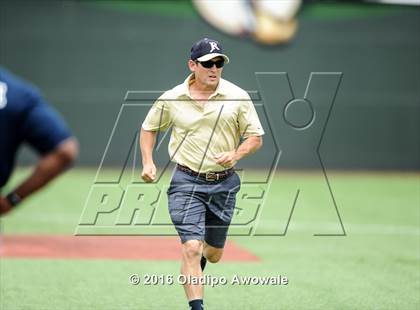 Thumbnail 2 in Dallas Jesuit vs. Highland Park (UIL Class 6A Region II Quarterfinal) photogallery.