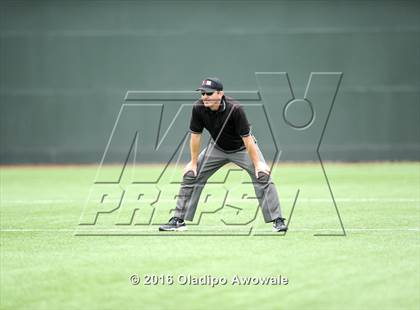 Thumbnail 3 in Dallas Jesuit vs. Highland Park (UIL Class 6A Region II Quarterfinal) photogallery.